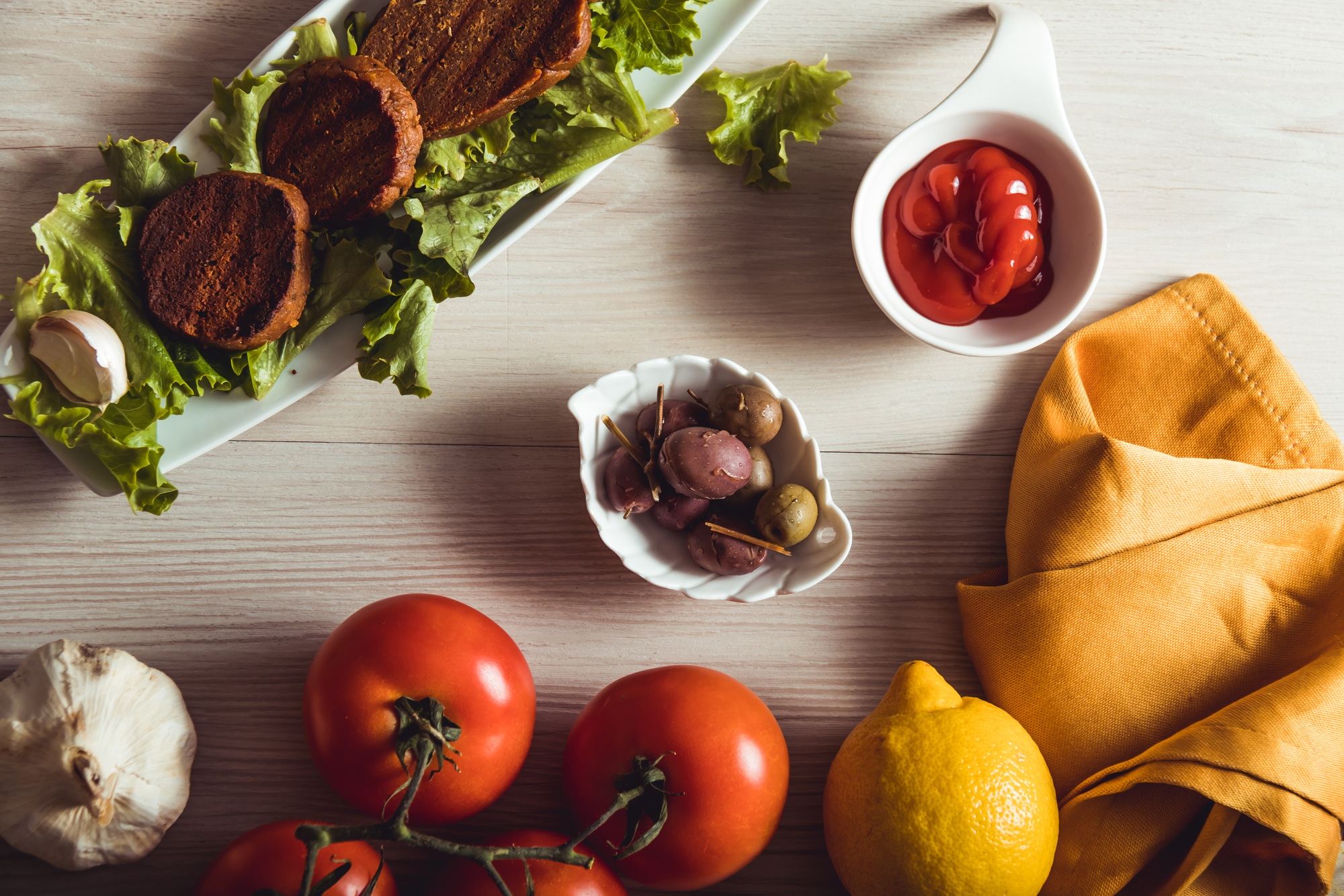 Viande végétalienne pour le dîner, de la vraie nourriture