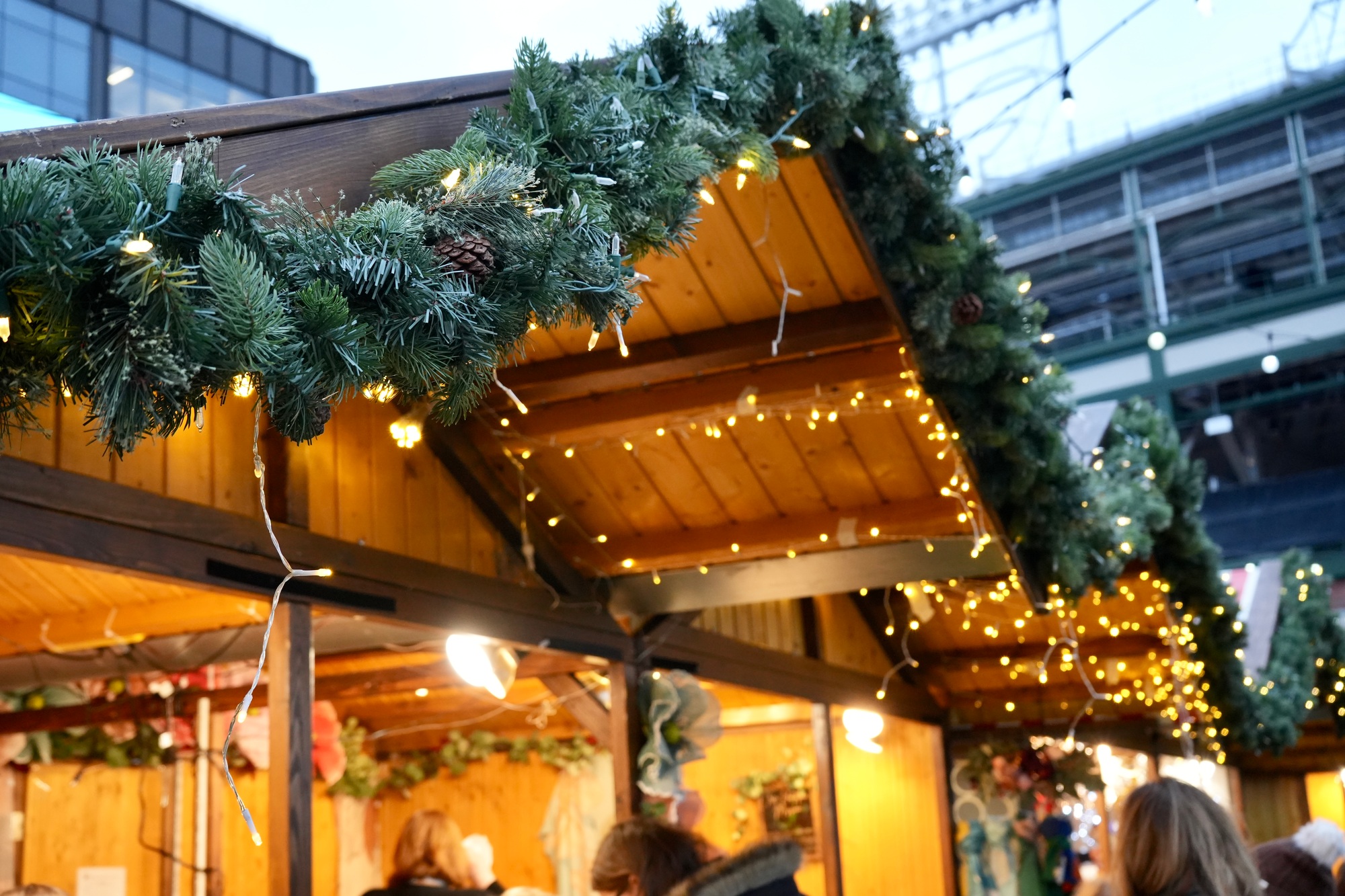 Décoration et lumières du marché de Noël